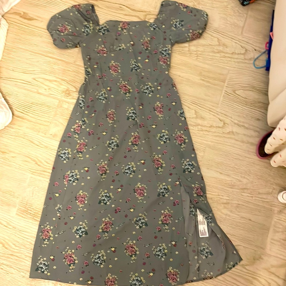 Brand new Disney world dress, Aladdin small